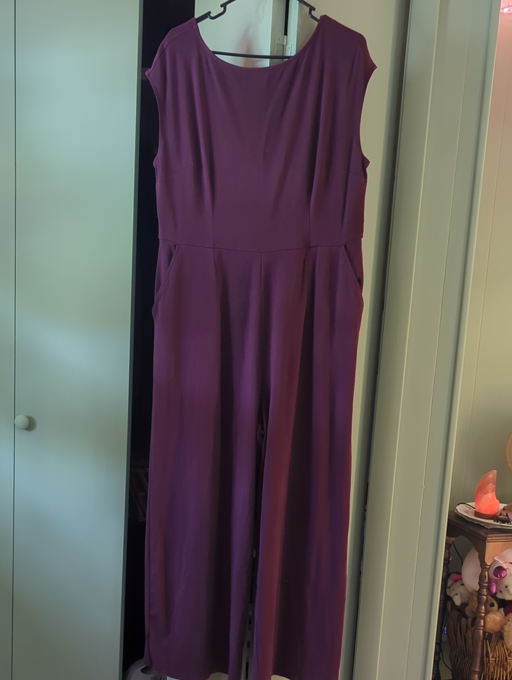 Old Navy Sleeveless Burgundy Jumpsuit with Pockets